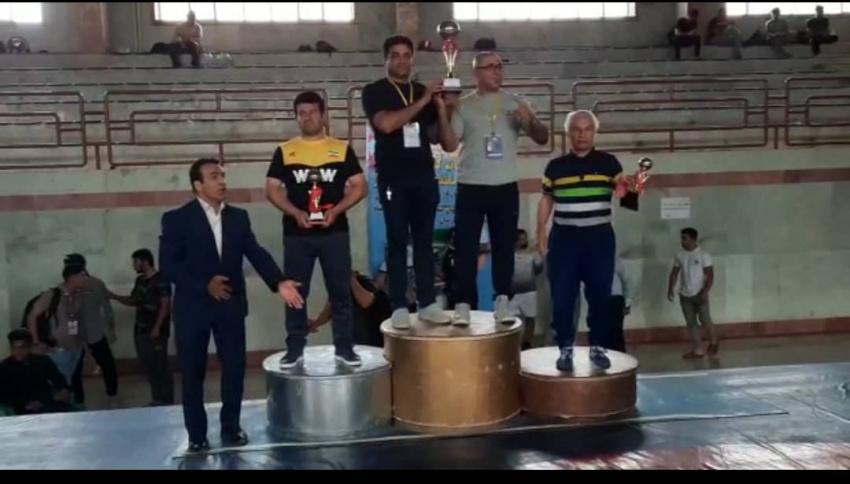 قهرمانی تیم دانشجویان دانشگاه علمی کاربردی لرستان در مسابقات کشتی فرنگی منطقه پنج کشور