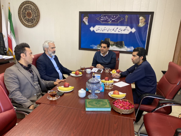 تربیت نیروی انسانی متخصص و کارآزموده از اهداف صلاحیت حرفه‌ای است